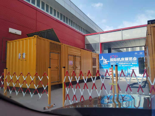 新抚发电车出租-发电机无电压或电压太低怎么办？