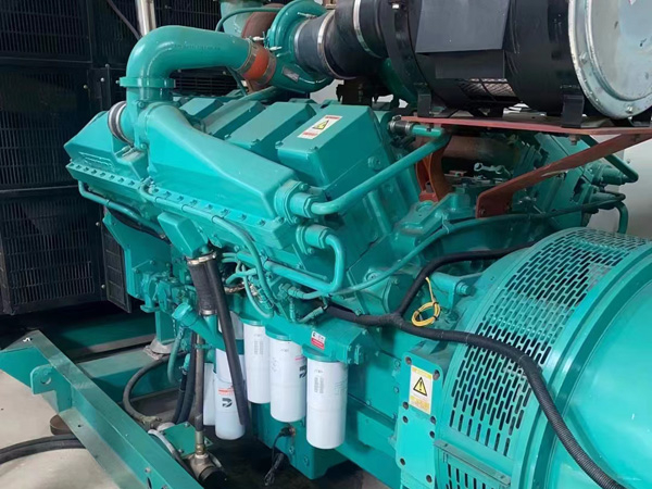 新抚更换100kW柴油发电机组机油时，需要注意哪些事项？